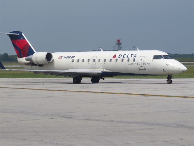 Canadair Regional Jet CRJ-200 (N680BR)