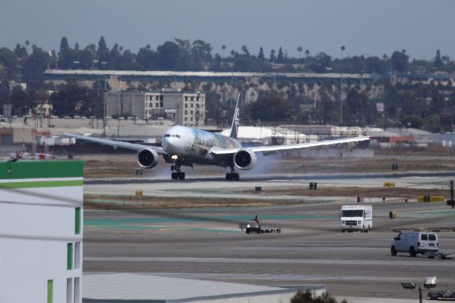 BOEING 777-300ER (ZK-OKP)