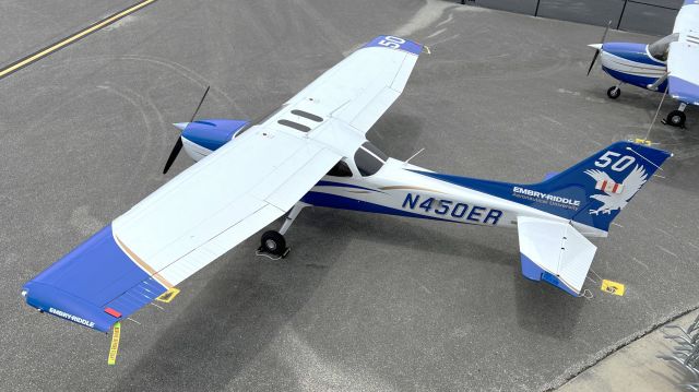 Cessna Skyhawk (N450ER)