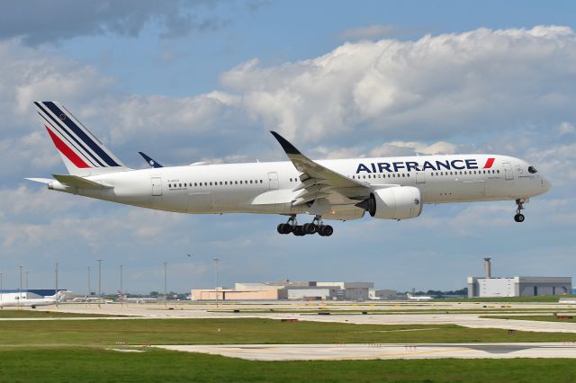 Airbus A350-900 (F-HTYI) - 10-C 05-11-24