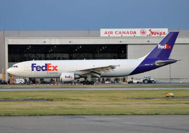 Airbus A300F4-600 (N665FE)