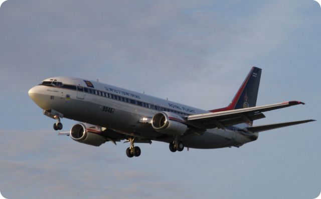 BOEING 737-400 (HS-CMV)