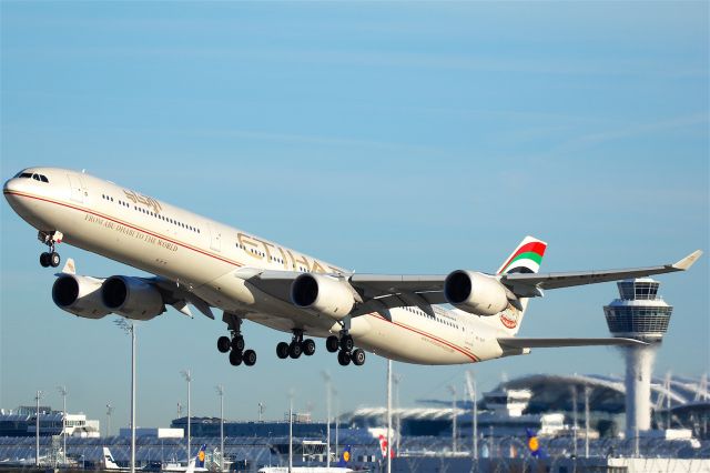 Airbus A340-600 (A6-EHF)