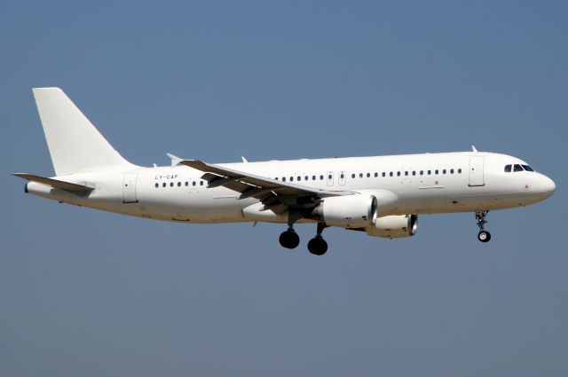 Airbus A320 (LY-CAP) - On short finals for rwy 09L on 20-May-24 operating Air Serbia flight ASL210 from LYBE.