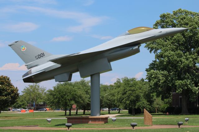 Lockheed F-16 Fighting Falcon (78-0001)