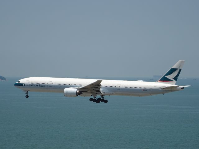 BOEING 777-300 (B-HNH)