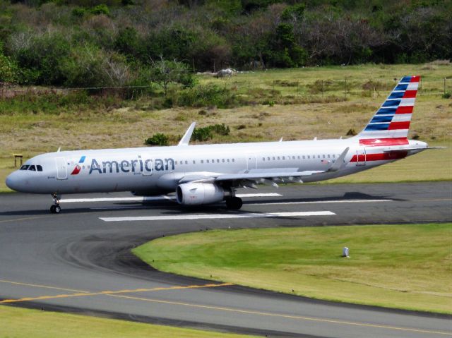 Airbus A321 (N160AN)