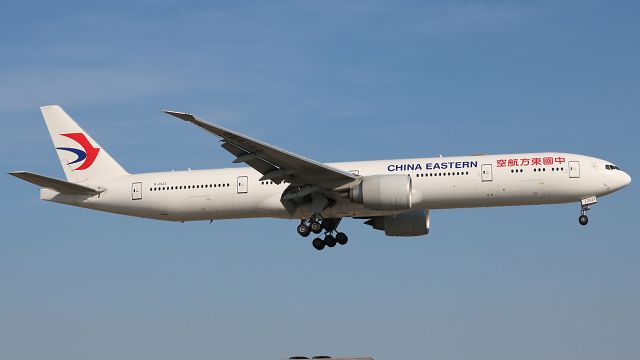 BOEING 777-300ER (B-2023) - May 25 2018