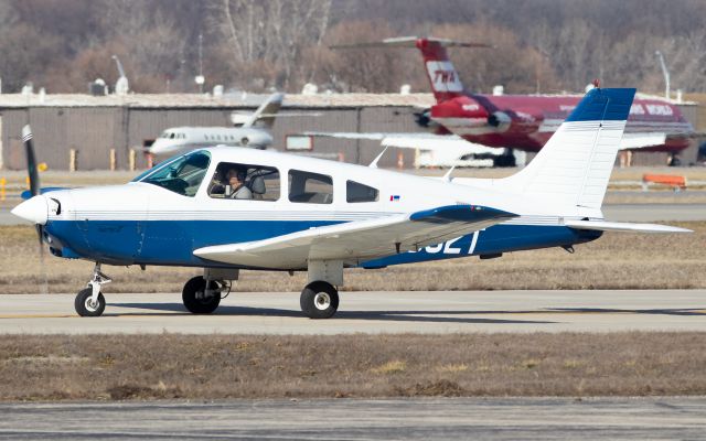 Piper Cherokee (N8052T)