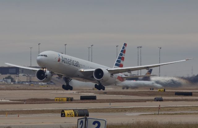 BOEING 777-300ER (N722AN)