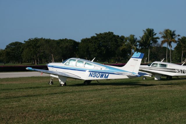 Beechcraft Bonanza (33) (N90WM)