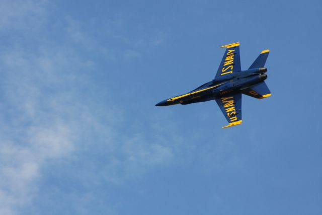 — — - Blue Angels Tuscaloosa Air Show 2009.