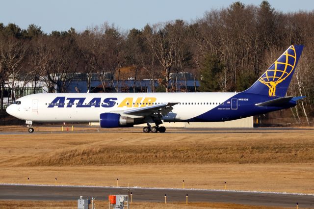 BOEING 767-300 (N662GT)