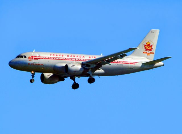 — — - Air Canadas Vintage paint schème makes an appliance in-bound for 28L at SFO