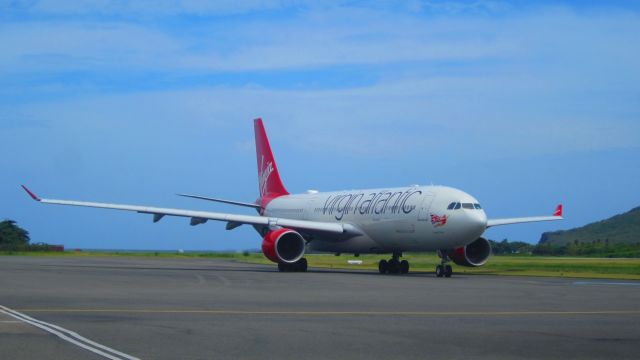 Airbus A330-200 (G-VWND)