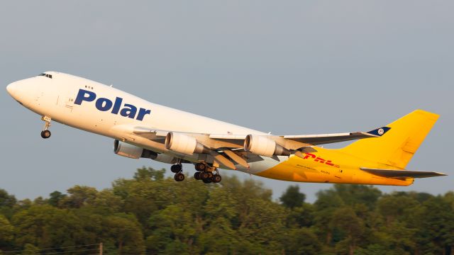 Boeing 747-400 (N451PA) - Runway 36R departure