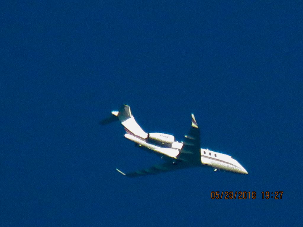 Canadair Challenger 350 (N744QS)