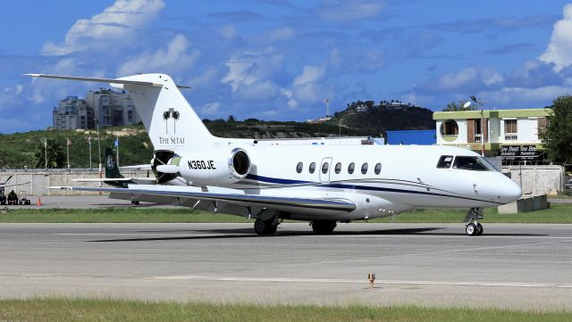 Hawker Beechcraft 4000 (N360JE)