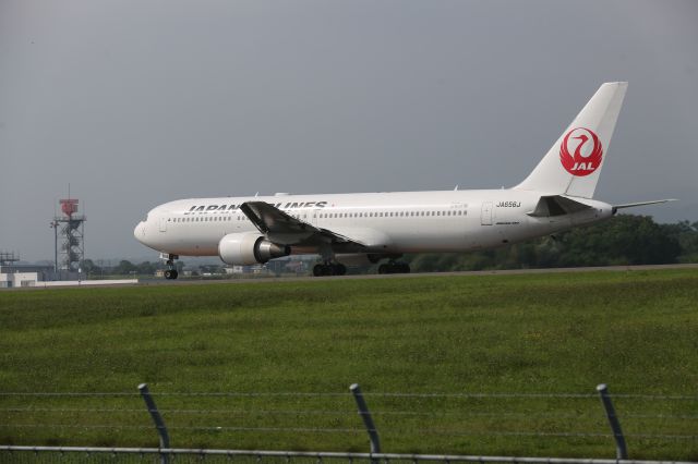 BOEING 767-300 (JA656J) - 06 August 2015:HKD-HND.