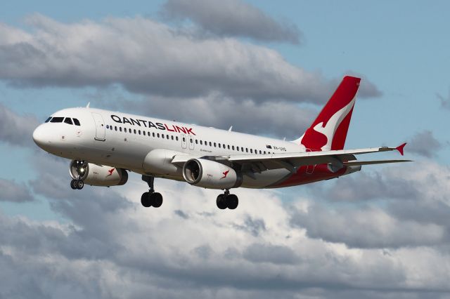 Airbus A320 (VH-UVQ) -  Airbus A320-sn 2423. Qantaslink VH-UVQ name Jarrah rwy 03 YPPH YPPH 16 July 2022