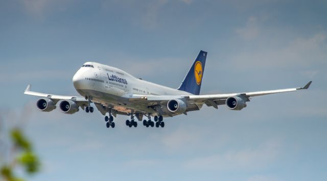 Boeing 747-400 (D-ABVS)