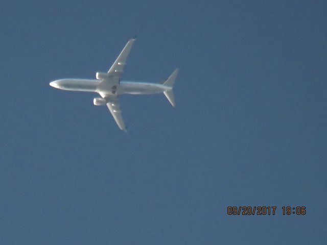 Boeing 737-900 (N68807)