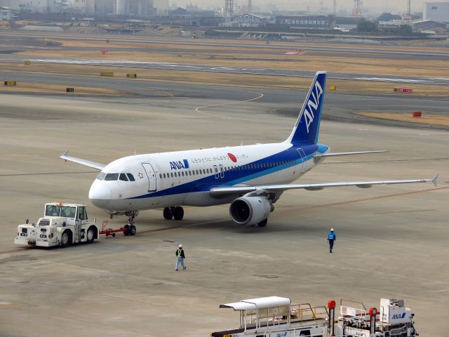 Airbus A320 (JA8392)