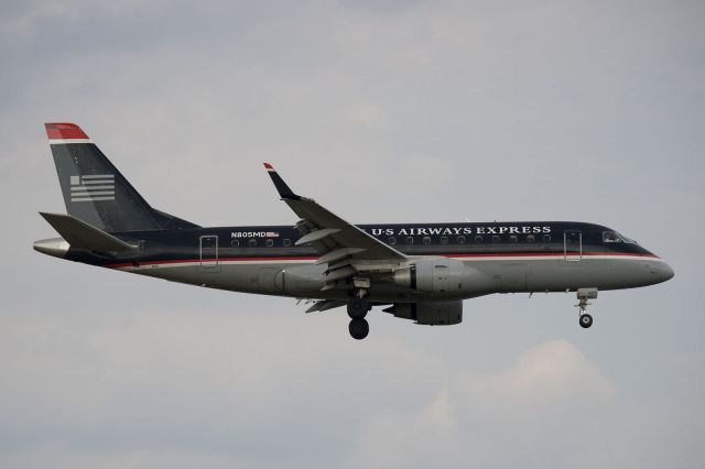 Embraer 170/175 (N805MD)