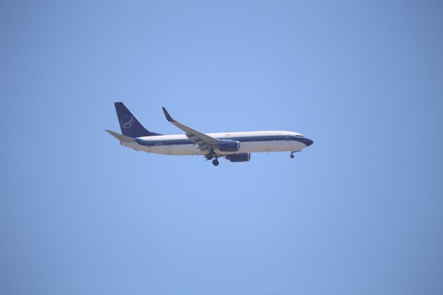 Boeing 737-800 (N277EA)