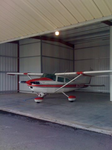 Cessna Skylane (N759VP) - Century III Autopilot, coupled to Garmin 530 GPS. COM/NAV2 KING.  DME.  STOL, Hangered.