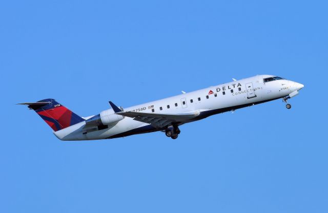 Canadair Regional Jet CRJ-200 (N8758D) - Leaving for Detroit (KDTW)