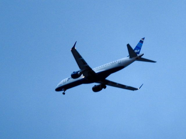 Embraer ERJ-190 (N231JB) - JBU1331 BOS-LGA
