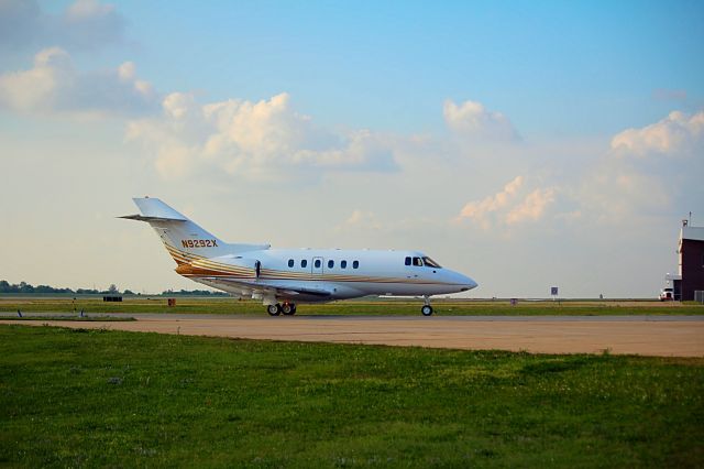 Hawker 800 (N9292X)