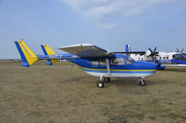 Cessna Super Skymaster (PH-FLF)