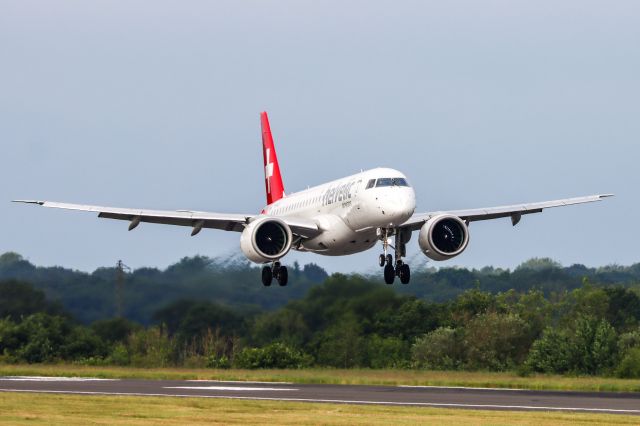Embraer E190-E2 (HB-AZB) - LX390 arriving from ZRH