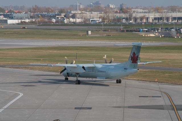 de Havilland Dash 8-400 (C-FSRZ)