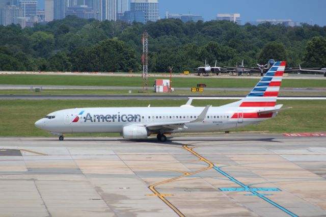 Boeing 737-800 (N960NN)