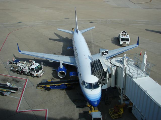 Embraer 170/175 (N632RW)