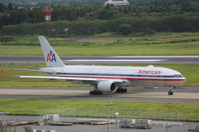 Boeing 777-200 (N758AN)