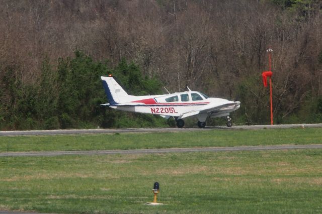 Beechcraft 55 Baron (N3305L)