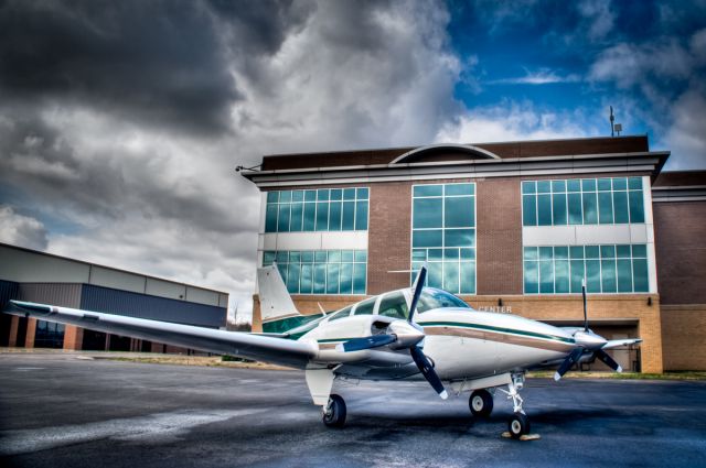 Beechcraft 55 Baron (N3590A)