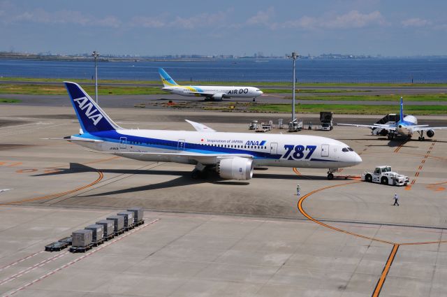 Boeing 787-8 (JA810A) - 2015・8・15