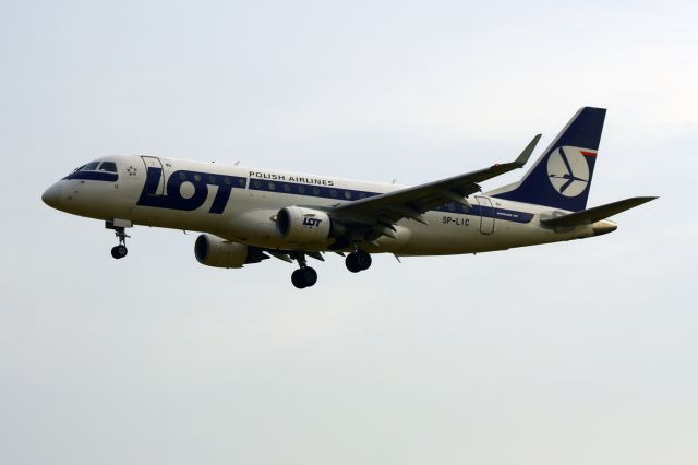 EMBRAER 175 (long wing) (SP-LIC)