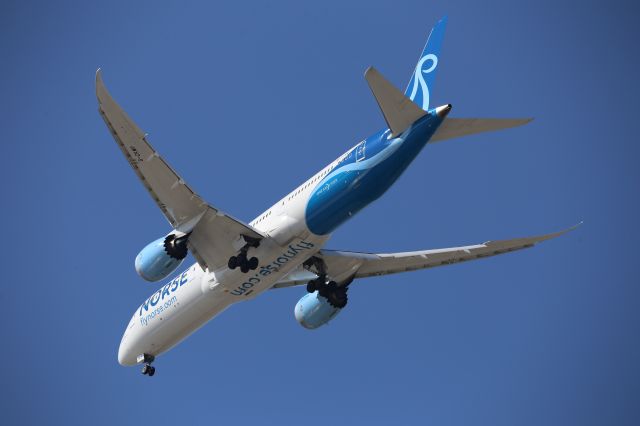 Boeing 787-9 Dreamliner (G-CKWP)