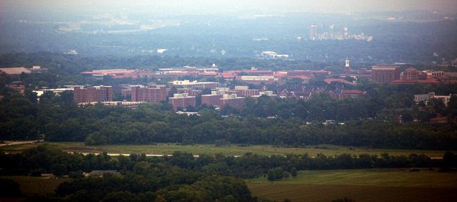 Piper Cherokee (N564PU) - Nice shot of campus low on upwind out of LAF