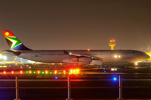 Airbus A340-300 (ZS-SXF) - very rare in Frankfurt, mostly A340-600