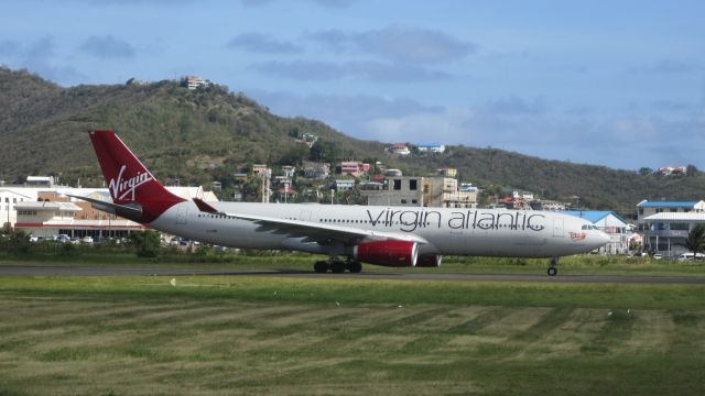 Airbus A330-300 (G-VINE)