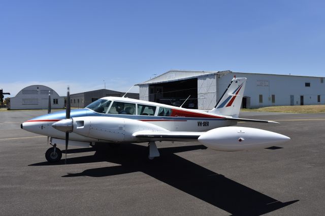 Piper PA-30 Twin Comanche (VH-SER)