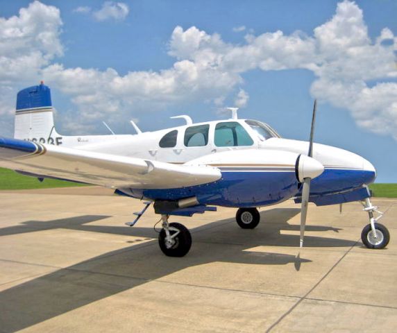 Beechcraft Twin Bonanza (N633F)