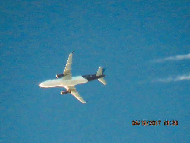 Airbus A320 (N709JB)